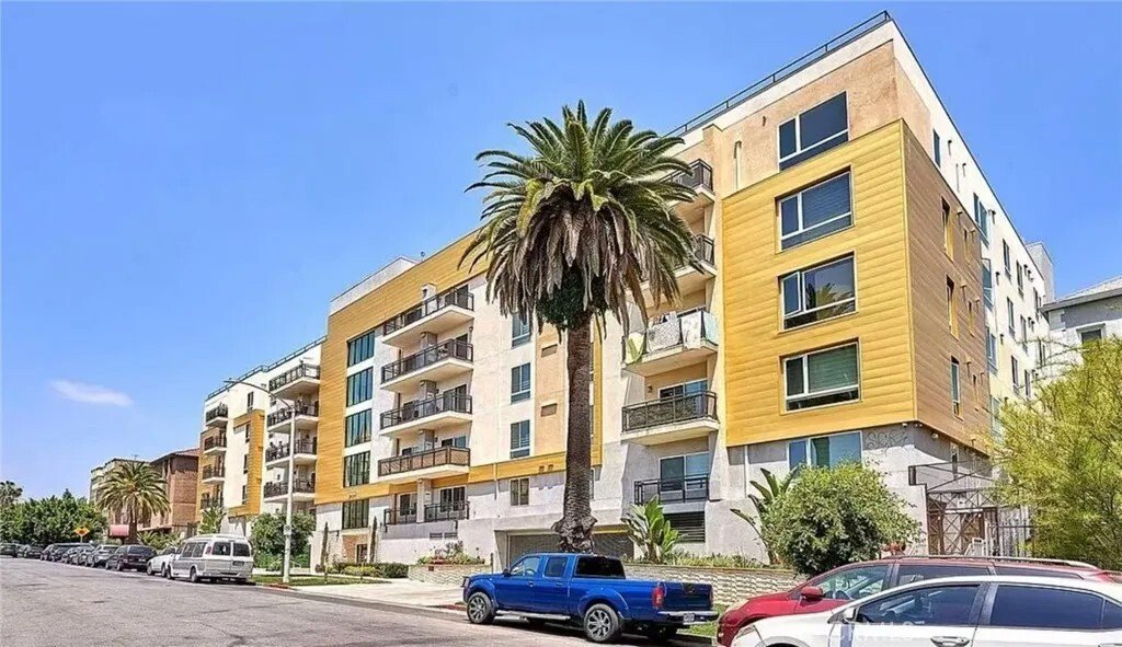 Condo in Los Angeles, California, United States 1 - 17001619