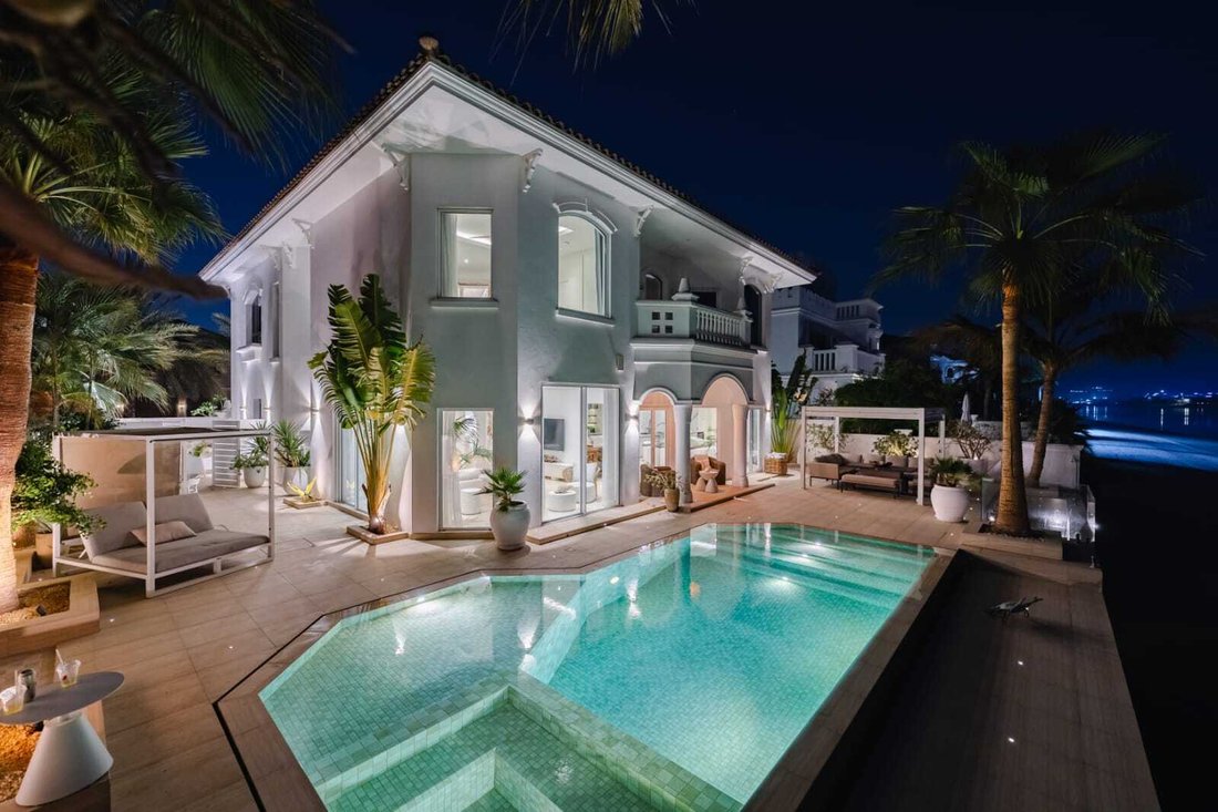 Villa in Palm Jumeirah, Dubai, United Arab Emirates 1 - 17002043