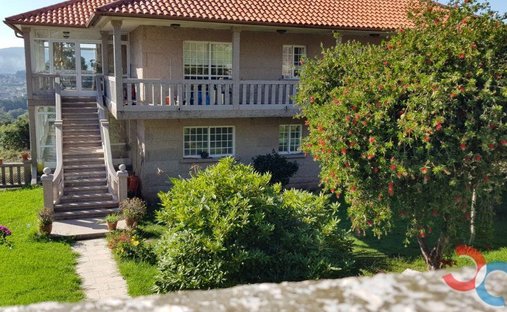 House in Poio, Poio, Spain 1
