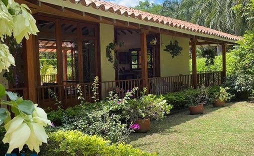House in San Antonio, Cundinamarca, Colombia 1