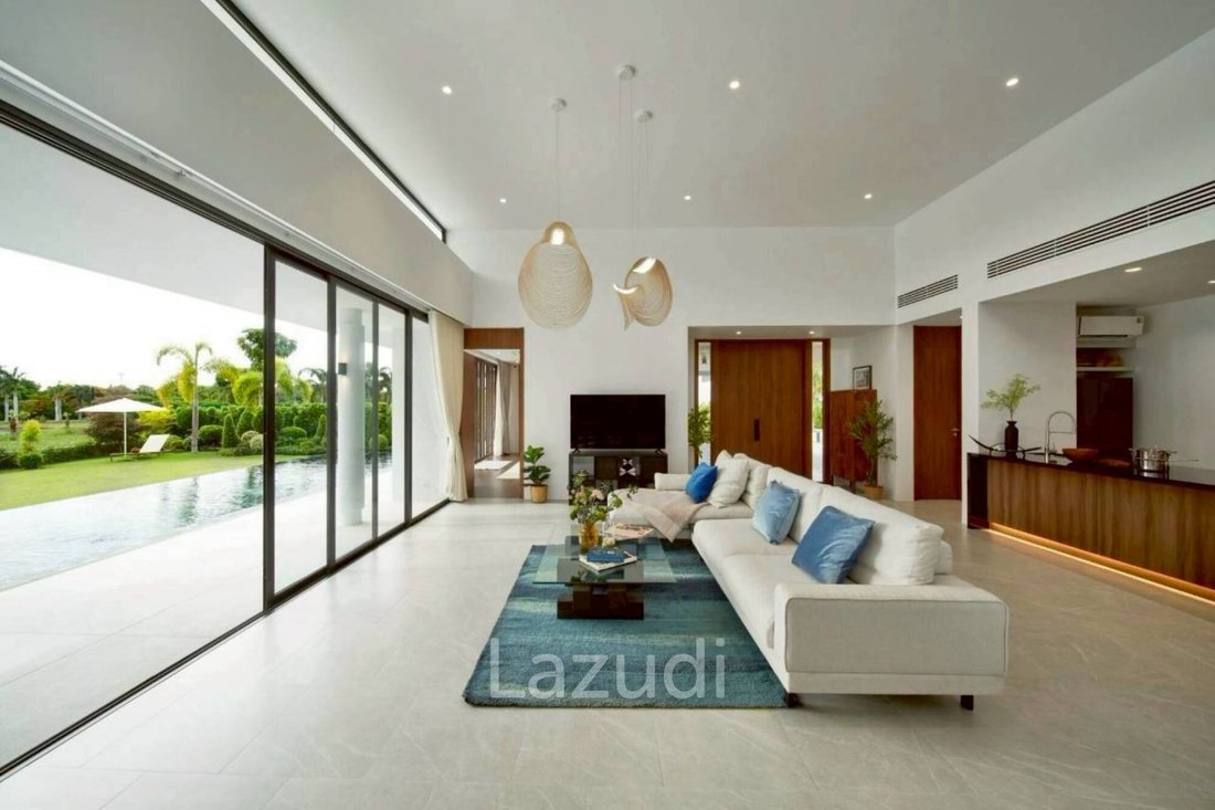 Villa in Bang Sare, Chon Buri, Thailand 2 - 13997216