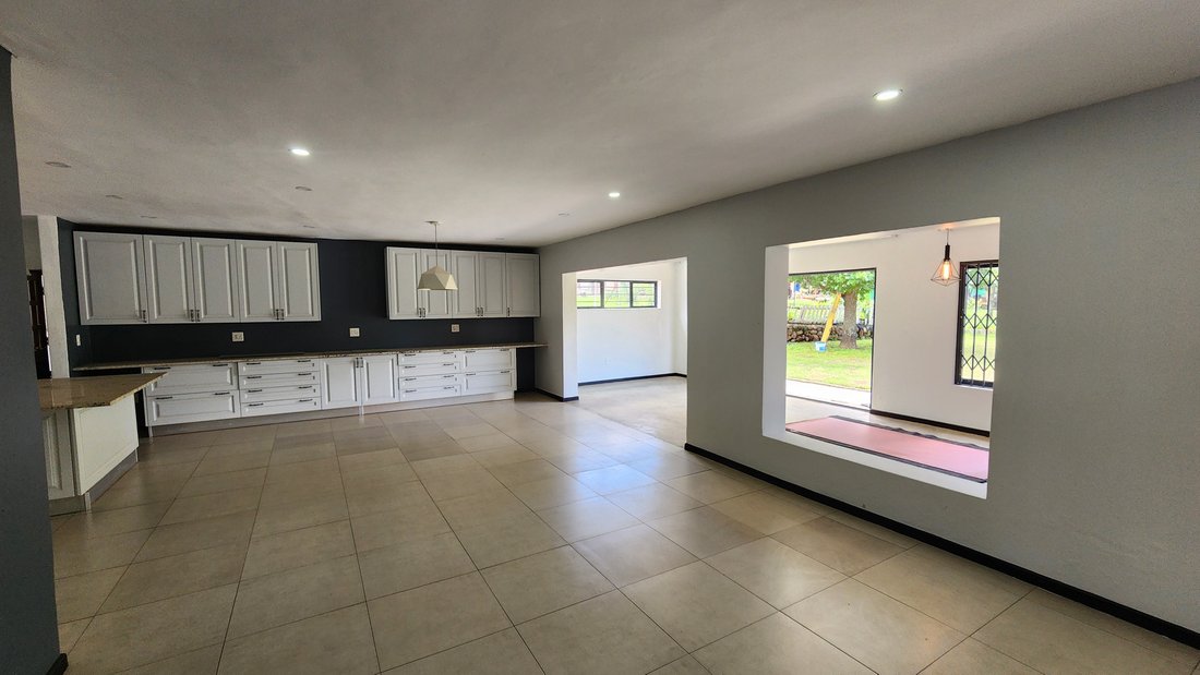 Estate in Farmall, Gauteng, South Africa 5 - 17002323