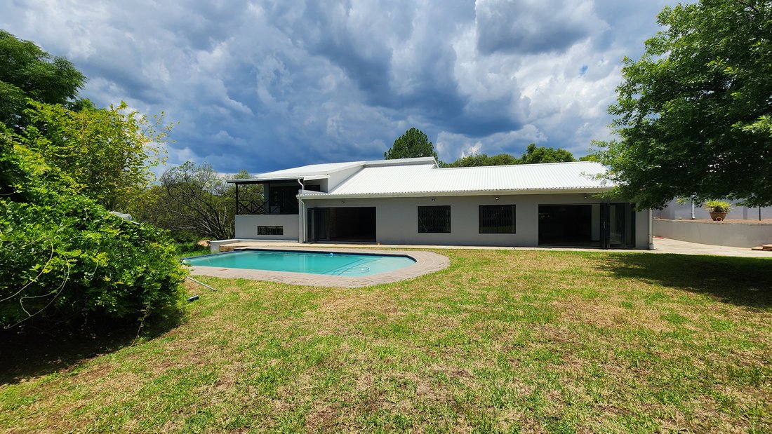 Estate in Farmall, Gauteng, South Africa 2 - 17002323