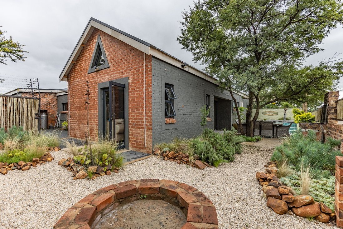 House in Shere, Gauteng, South Africa 2 - 17002331