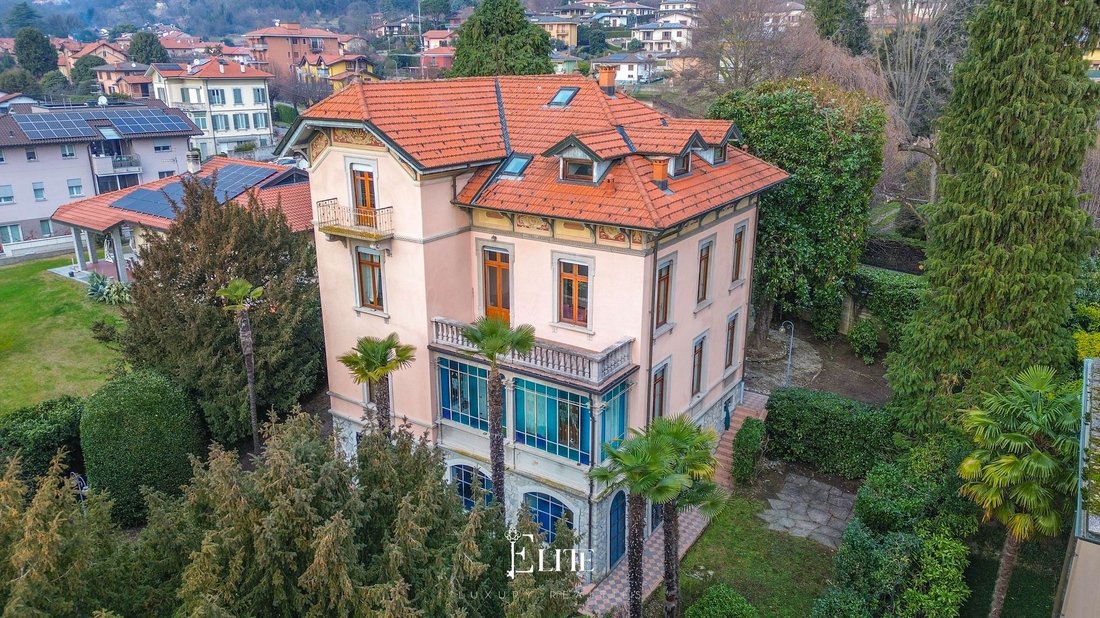 Villa in Gavirate, Lombardy, Italy 1 - 17002463