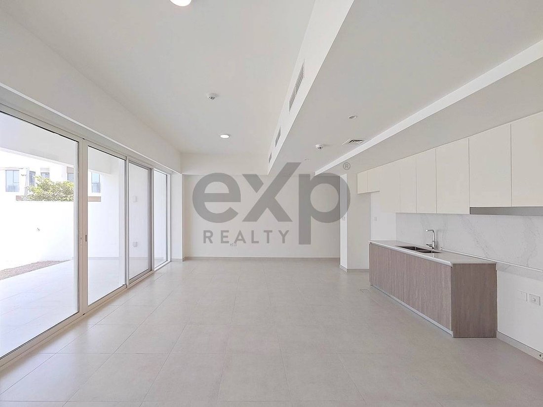 Townhouse in Ud al Bayda, Dubai, United Arab Emirates 4 - 16885148