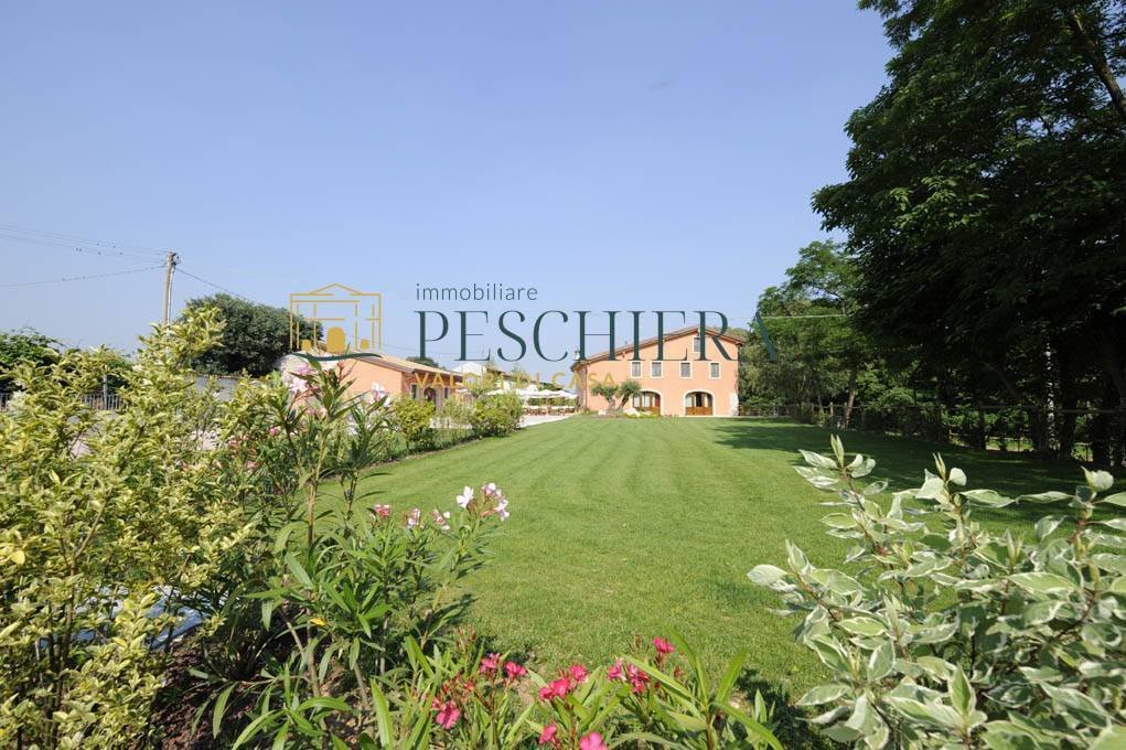 Farm Ranch in Valeggio sul Mincio, Veneto, Italy 1 - 17006635
