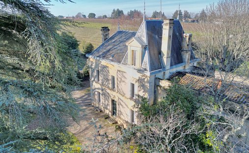 Villa in Pujols, Nouvelle-Aquitaine, France 1
