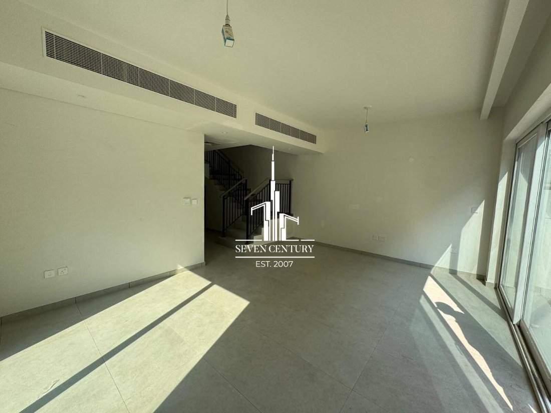 Townhouse in Damac Hills 2, Dubai, United Arab Emirates 2 - 16798673