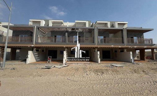 Townhouse in Damac Hills 2, Dubai, United Arab Emirates 1