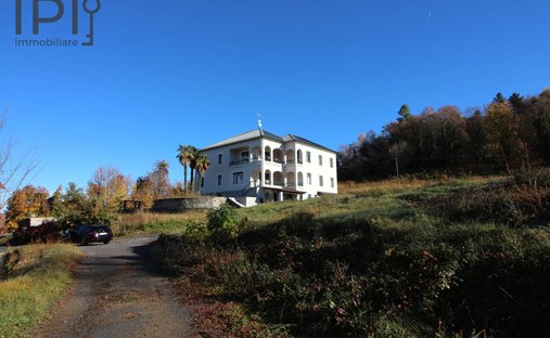 Villa in Vicoforte, Piedmont, Italy 1