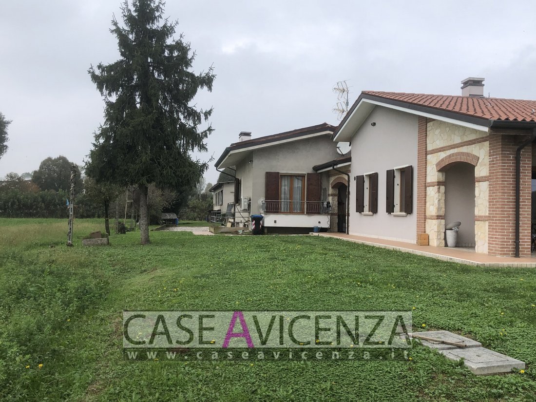 Villa in Grisignano di Zocco, Veneto, Italy 2 - 17006263