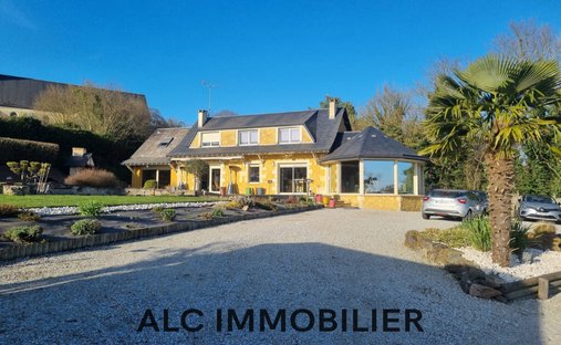 Villa in Coulonges-sur-Sarthe, Normandy, France 1