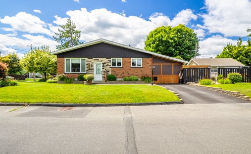 House in Salaberry-de-Valleyfield, Quebec, Canada 1