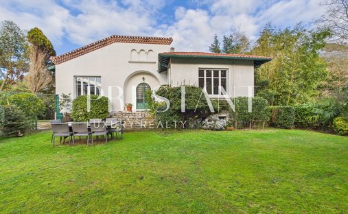 House in Mairie-Marne, Biarritz, France 1