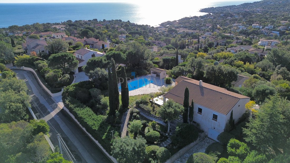 Villa in Frejus, Provence-Alpes-Côte d'Azur, France 1 - 15778681
