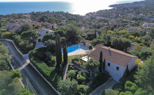 Villa à Fréjus, Provence-Alpes-Côte d'Azur, France 1