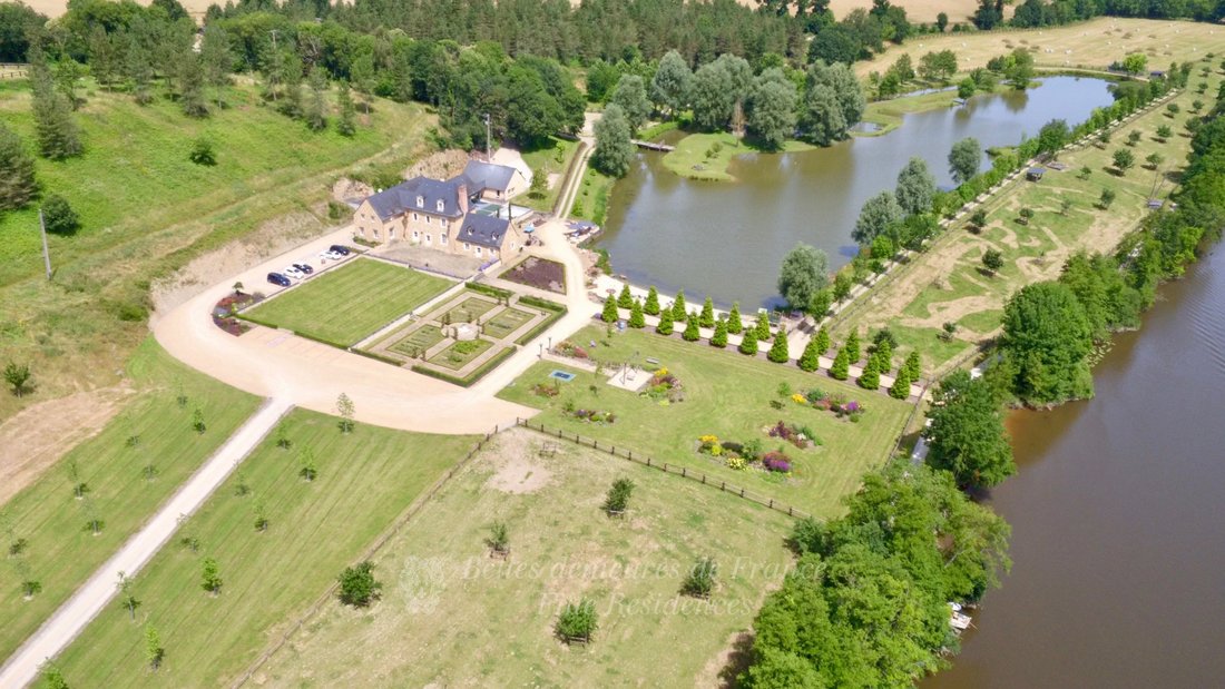 Estate in Thorigne-d'Anjou, Pays de la Loire, France 3 - 17003102