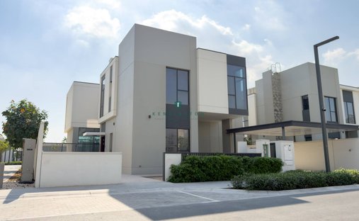 House in Al Furjan, Dubai, United Arab Emirates 1