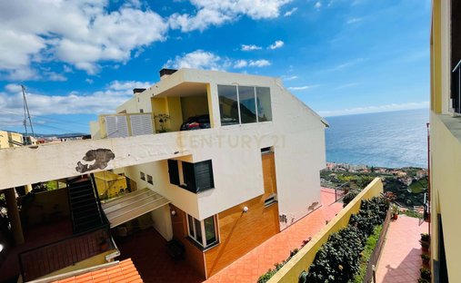 Villa in Estreito de Camara de Lobos, Madeira, Portugal 1
