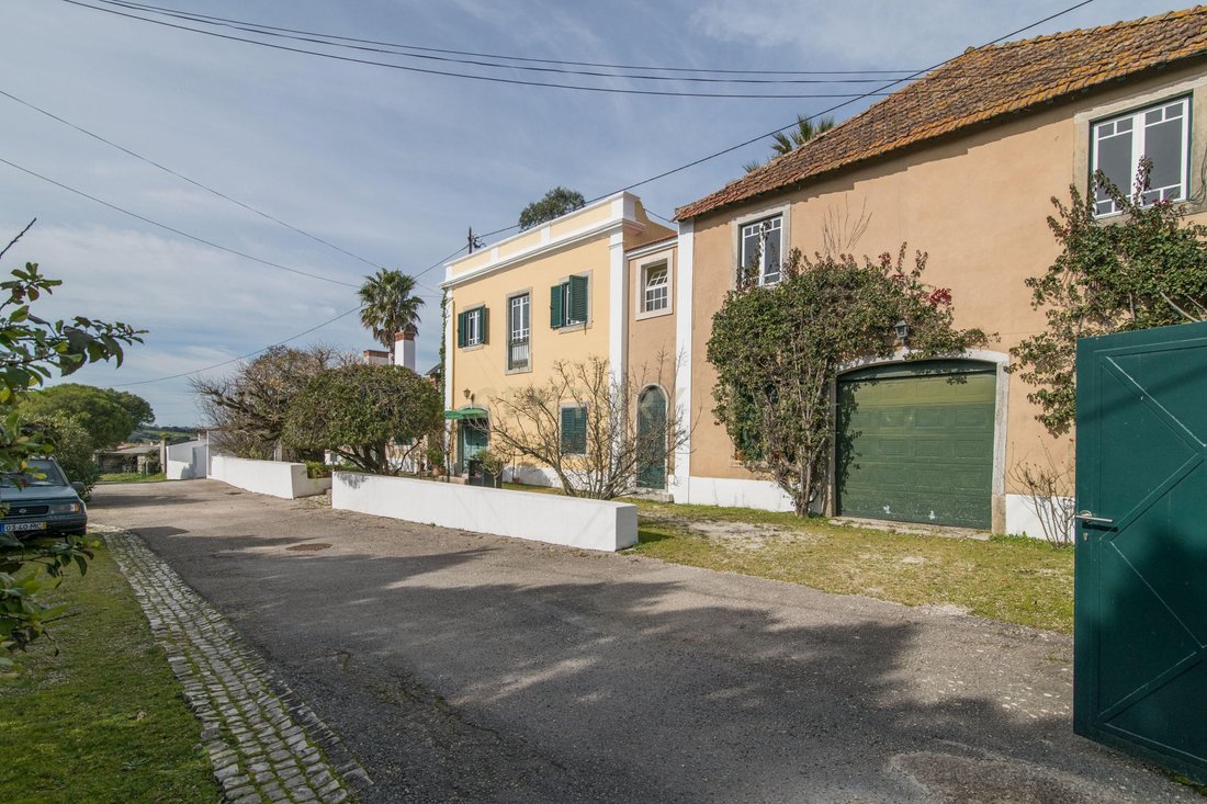 Farm Ranch in Ramada e Canecas, Lisbon, Portugal 1 - 15428213