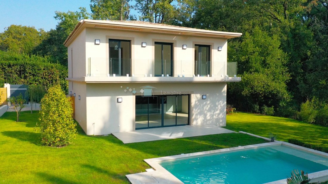 Villa in Mougins, Provence-Alpes-Côte d'Azur, France 1 - 17005069