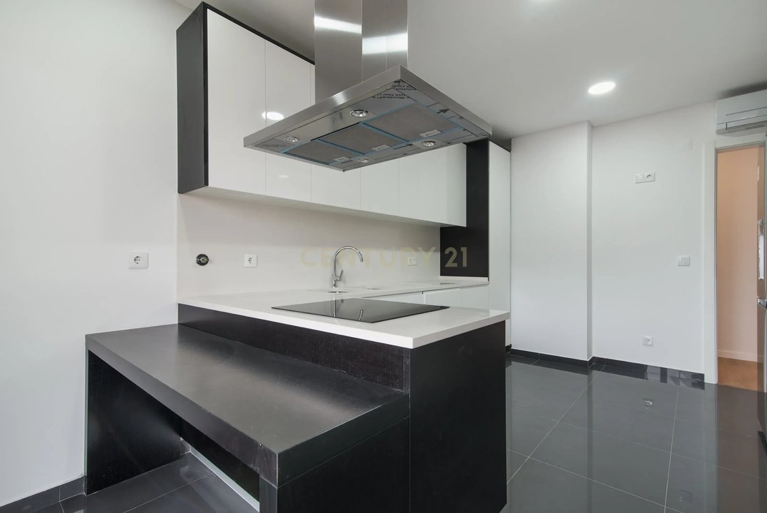 Apartment in Odivelas, Lisbon, Portugal 4 - 14135903