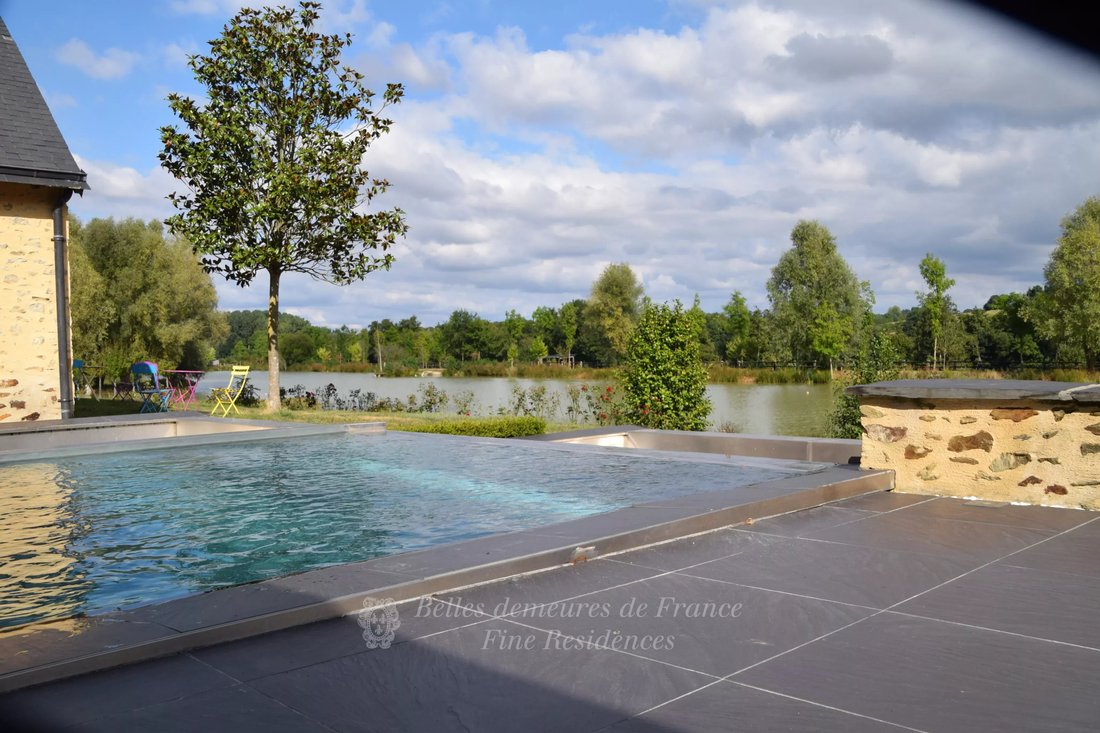 Estate in Thorigne-d'Anjou, Pays de la Loire, France 4 - 17003102