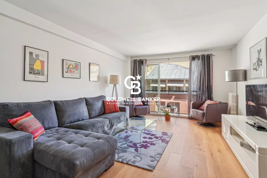 Apartment in Dupleix-Motte Picquet, Paris 15e Arrondissement, Paris 4 - 17003588