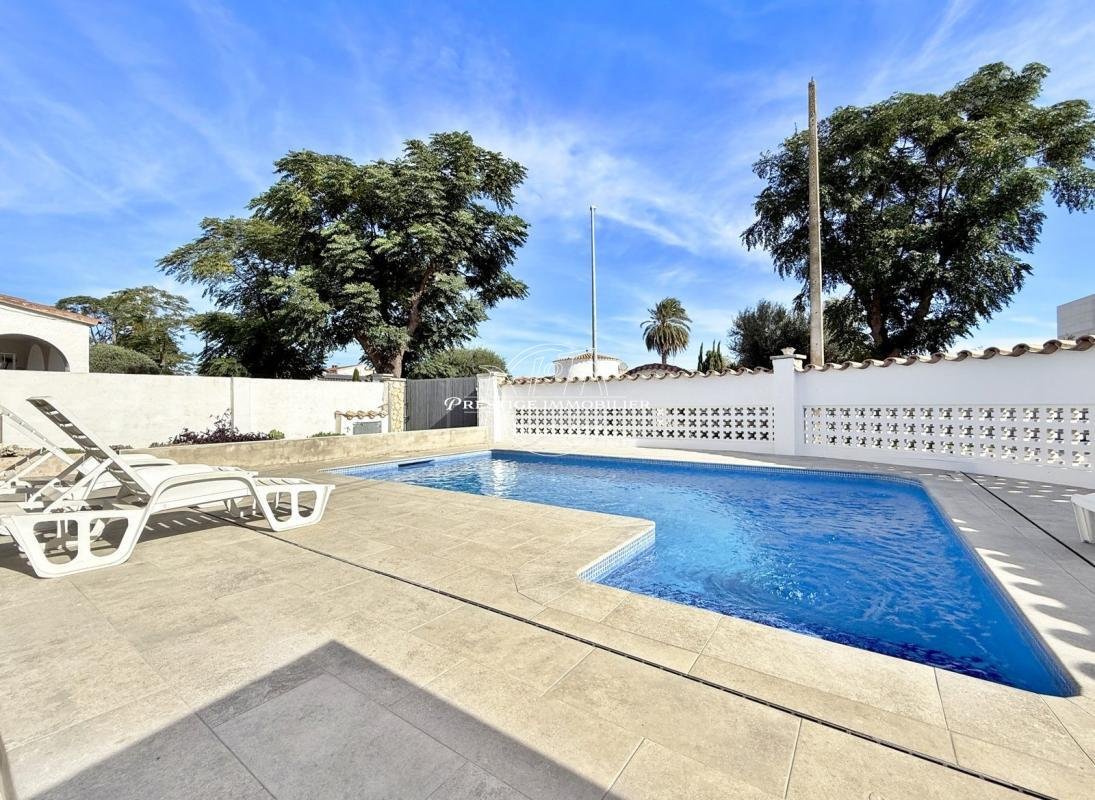 Villa in Empuriabrava, Catalonia, Spain 1 - 16555684