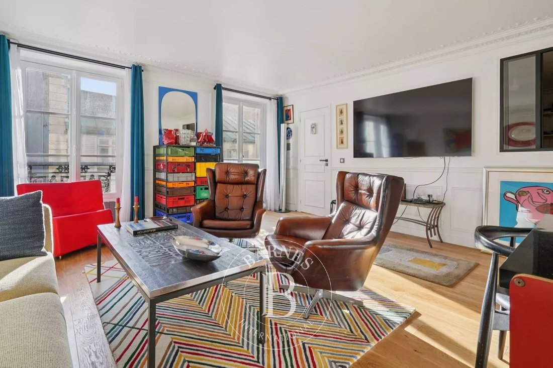Apartment in Saint Thomas d'Aquin, Paris 7e Arrondissement, Paris 2 - 17002986