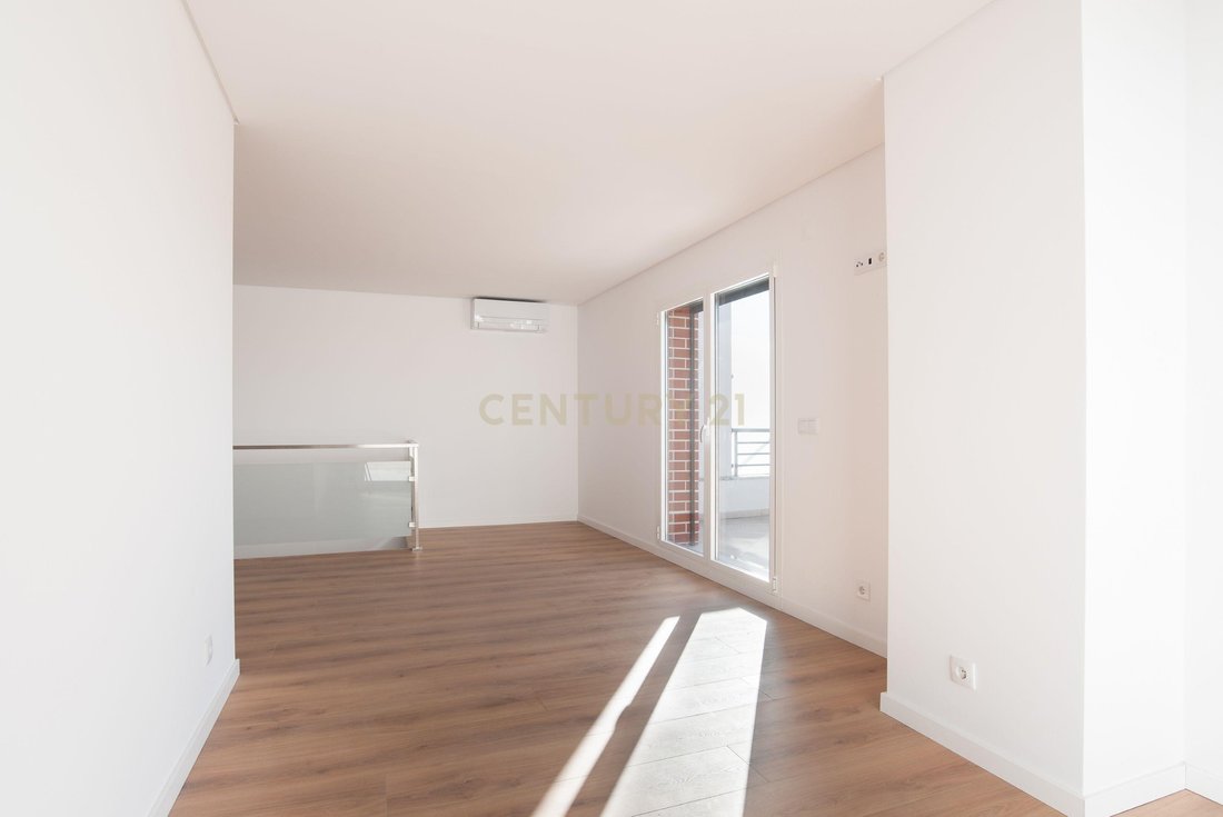 Apartment in Odivelas, Lisbon, Portugal 3 - 14135920