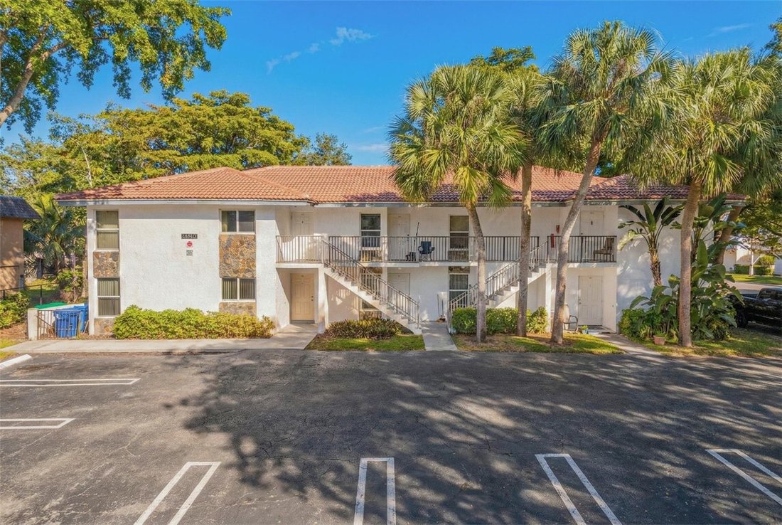 Coral Springs, Florida, United States 2 - 17004743