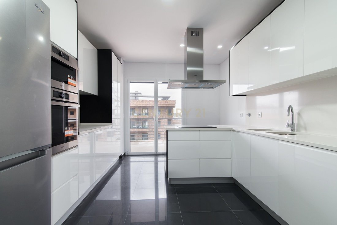 Apartment in Odivelas, Lisbon, Portugal 1 - 14135903
