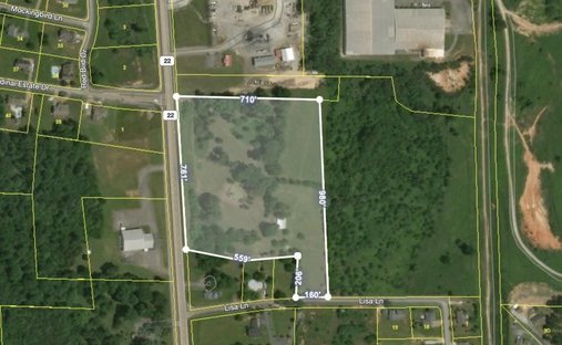 Land in Parkers Crossroads, Tennessee, United States 1