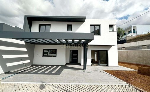 Villa in Santa Maria Maior, Madeira, Portugal 1