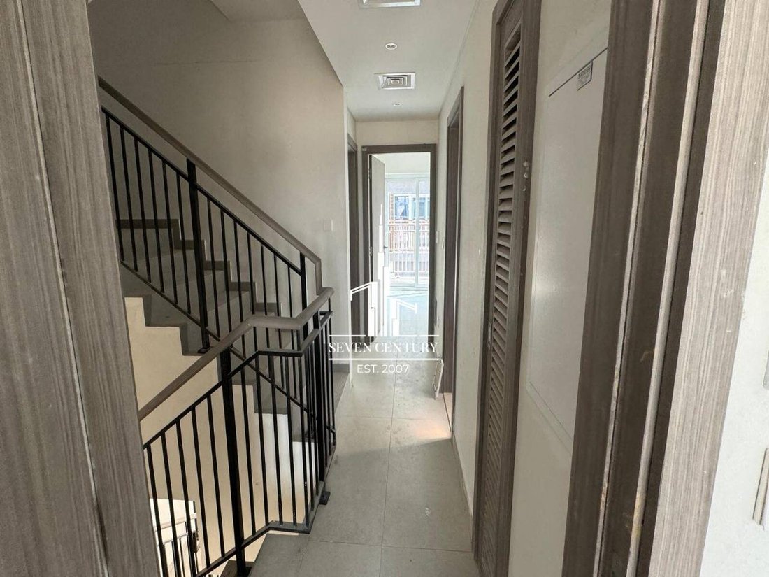 Townhouse in Damac Hills 2, Dubai, United Arab Emirates 4 - 16798673