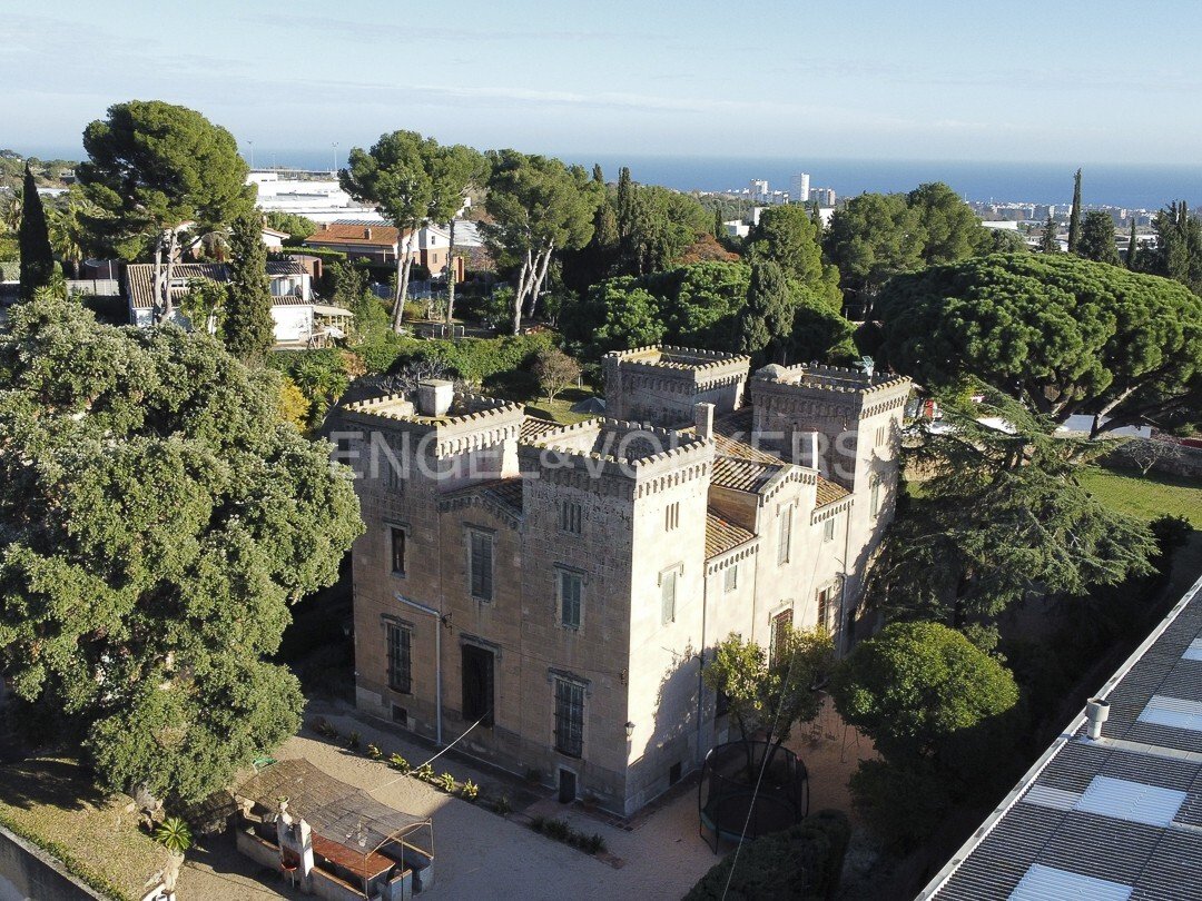Schloss in Vilassar de Dalt, Katalonien, Spanien 1 - 17004982