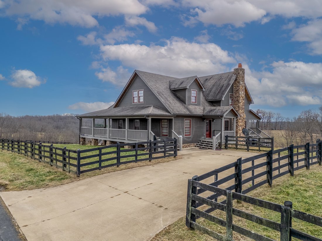 Corps de ferme à Olive Hill, Kentucky, États-Unis 1 - 17004044