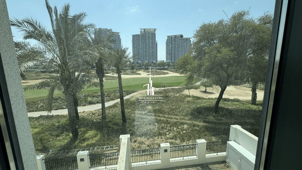 Villa in Damac Hills, Dubai, United Arab Emirates 1 - 16381254