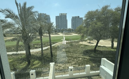 Villa in Damac Hills, Dubai, United Arab Emirates 1