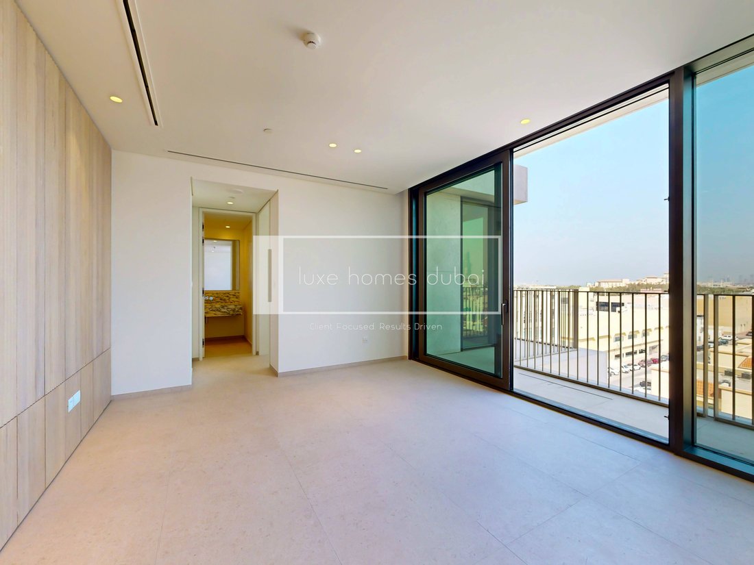 Apartment in Jumeirah, Dubai, United Arab Emirates 2 - 16968252