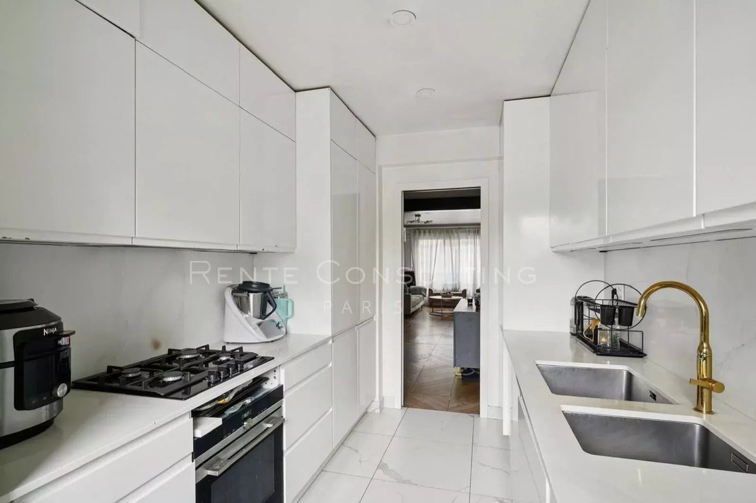 Apartment in Pereire-Malesherbes, Paris 17e Arrondissement, Paris 5 - 17006057