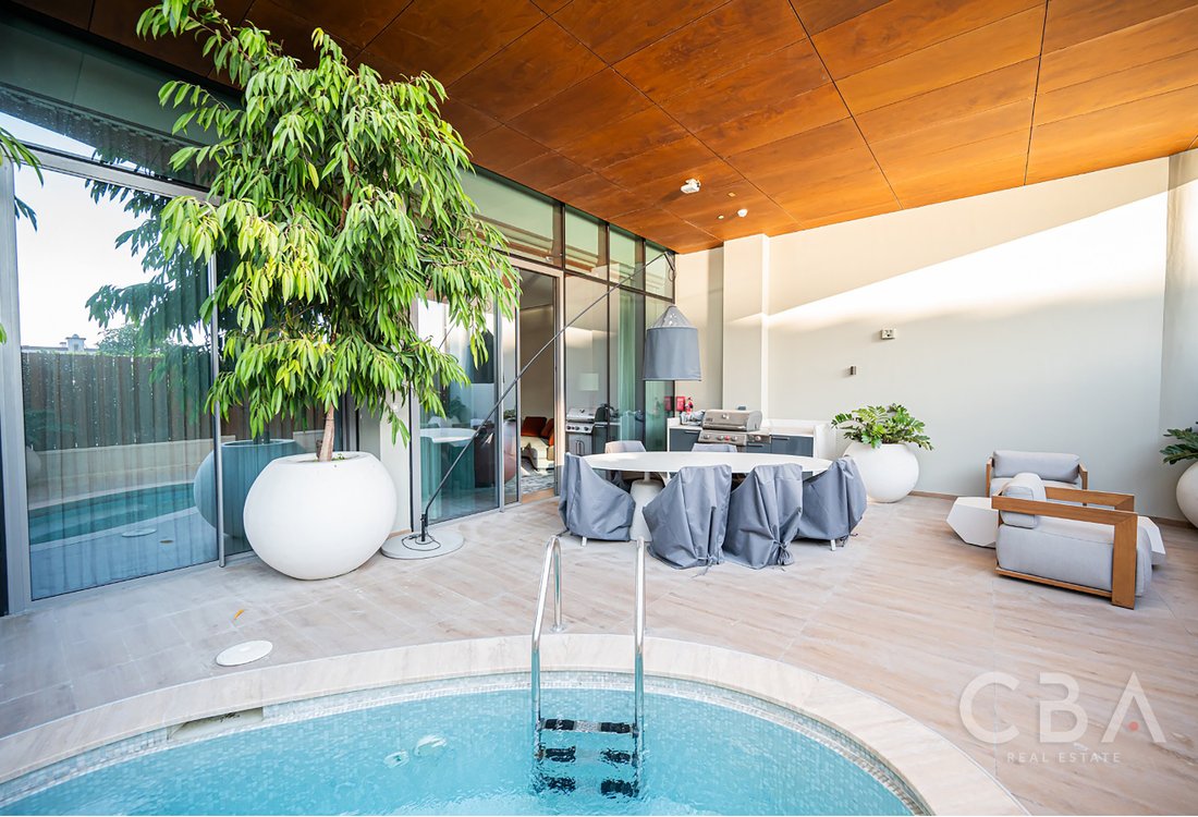 Villa in Jumeirah, Dubai, United Arab Emirates 1 - 15946338