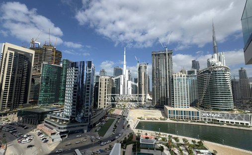 Apartamento en Business Bay, Dubái, Emiratos Árabes Unidos 1