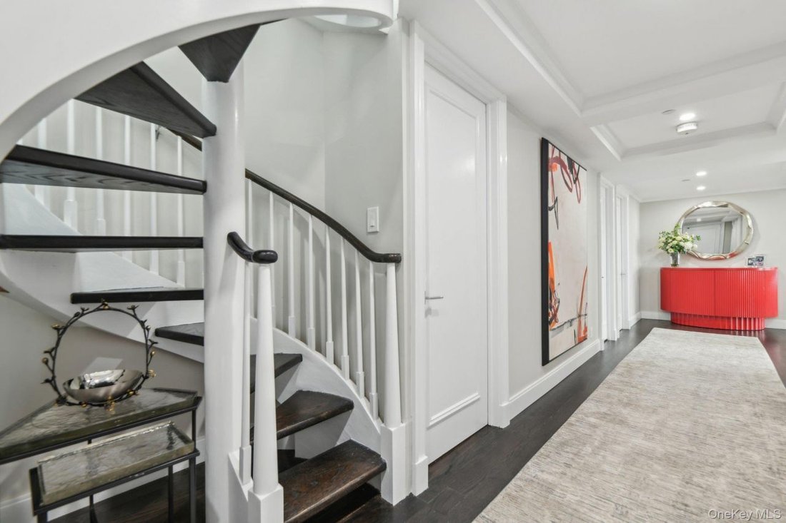 House in Garden City, New York, United States 3 - 16961264