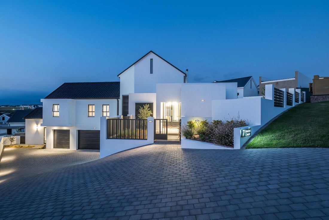 House in Kingswood Golf Estate, Western Cape, South Africa 2 - 17005126