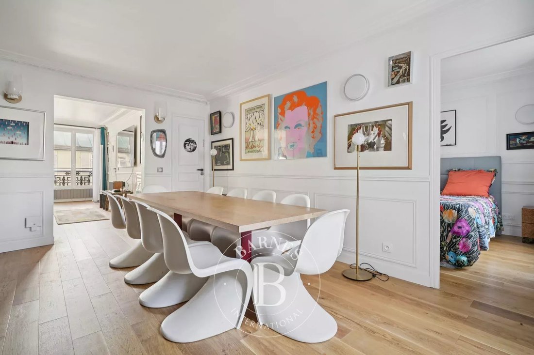 Apartment in Saint Thomas d'Aquin, Paris 7e Arrondissement, Paris 4 - 17002986
