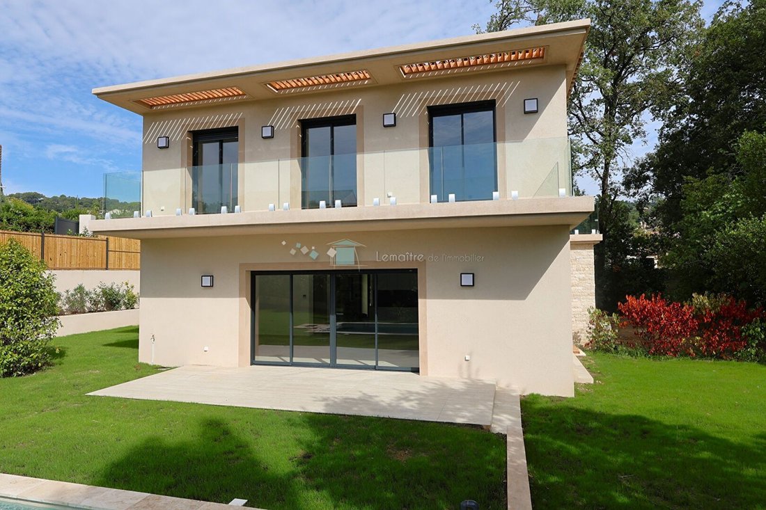 Villa in Mougins, Provence-Alpes-Côte d'Azur, France 3 - 17005069