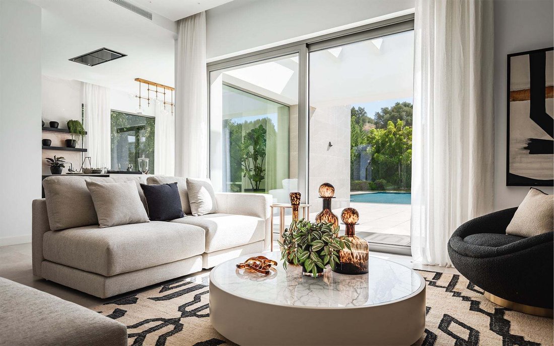 Villa in Estepona, Andalusia, Spain 2 - 17004955